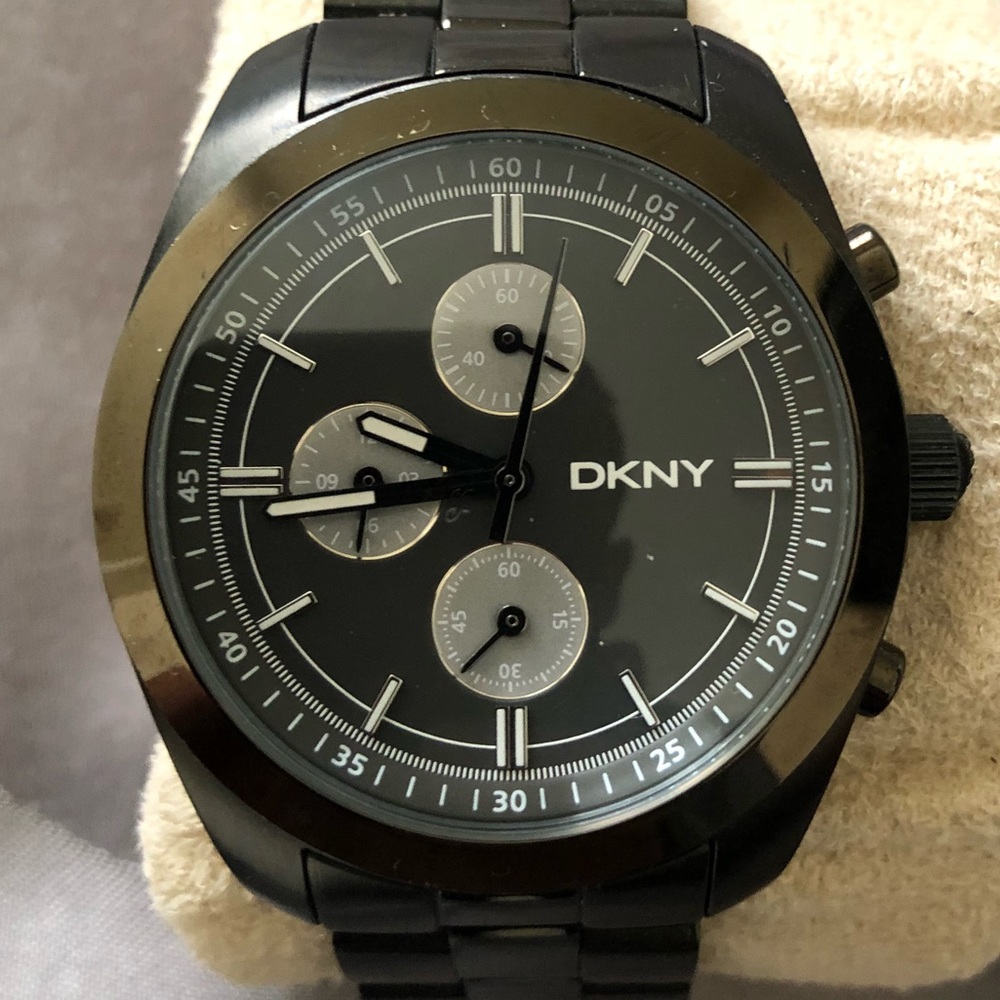 Black DKNY